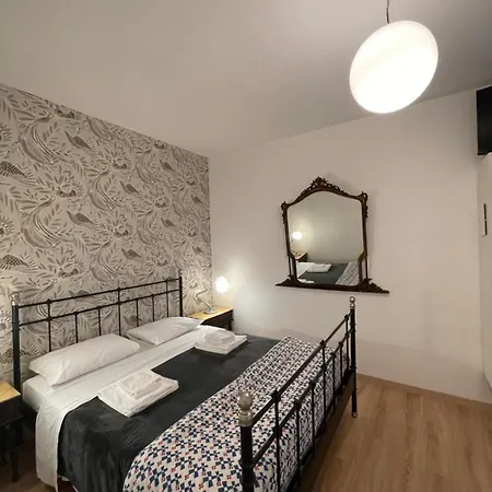 Madam Тревизо