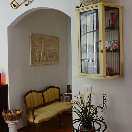 Madam Отель типа 