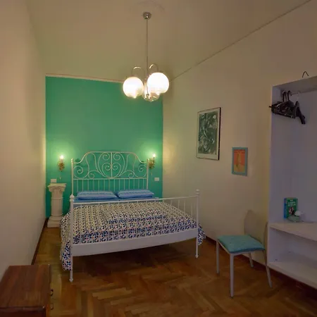 Madam Oda ve Kahvaltı 3*