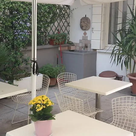 Madam Отель типа 