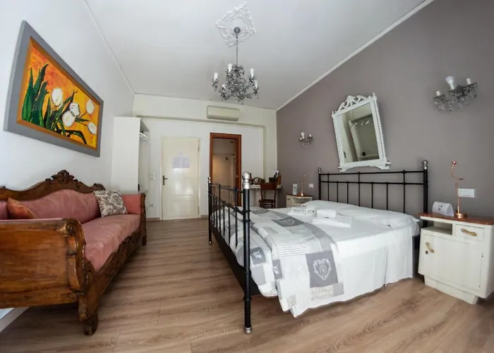 Madam Bed & Breakfast