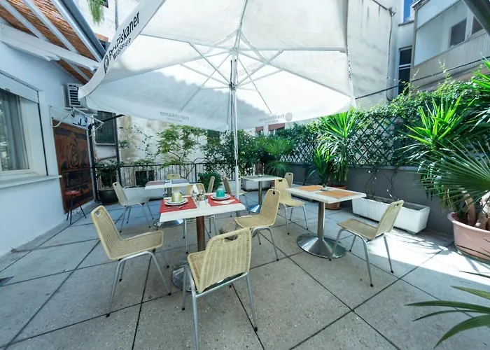 Nocleg ze śniadaniem Madam 3*