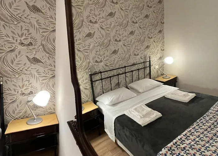 Madam Bed & Breakfast