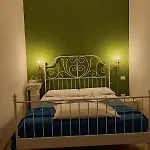 Madam Nocleg ze śniadaniem 3*