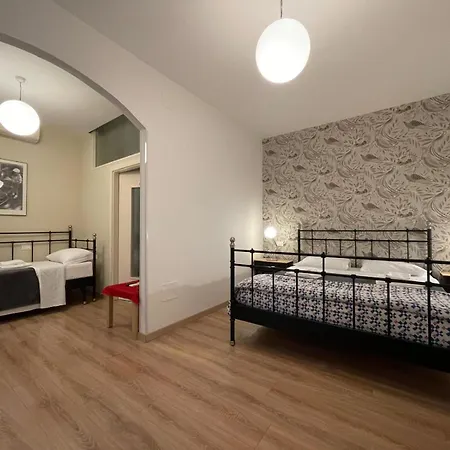 Madam Bed & Breakfast