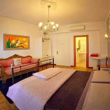 Madam Bed & Breakfast 3*
