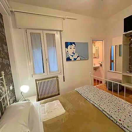 Madam Bed & Breakfast